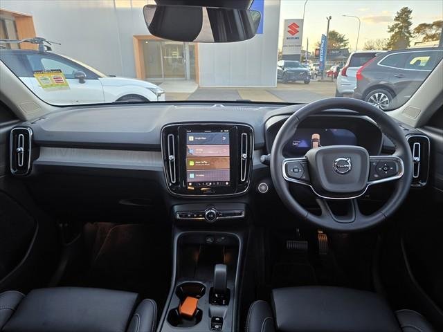 2025 Volvo XC40 Plus B4