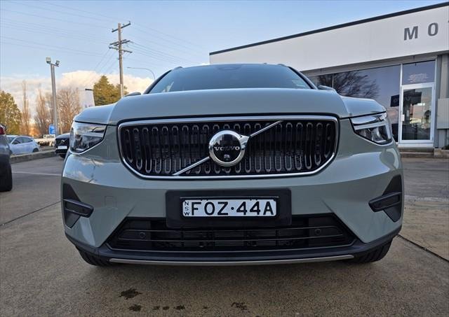 2025 Volvo XC40 Plus B4