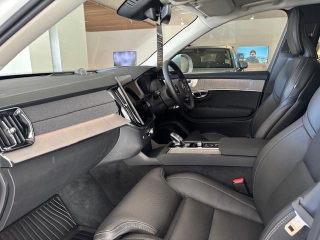 2025 Volvo XC90 Ultra B5 Bright