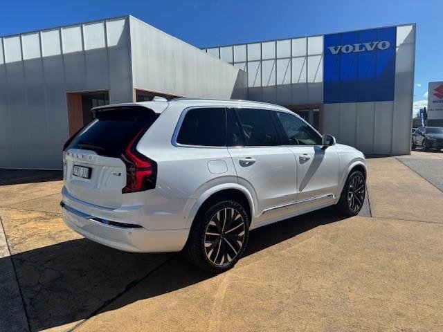 2025 Volvo XC90 Plus B5 Bright