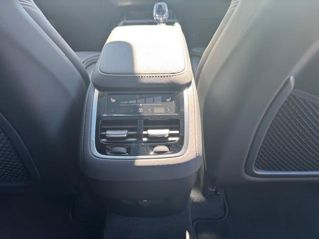 2025 Volvo XC90 Plus B5 Bright