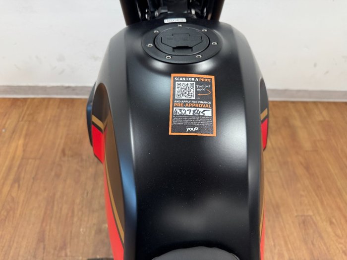 2022 Royal Enfield SCRAM 411 - MID E5 BLAZING BLACK