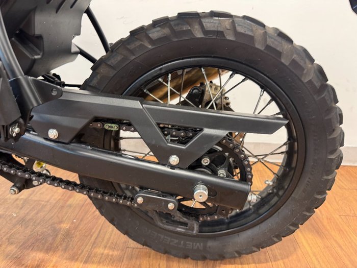 2022 Royal Enfield SCRAM 411 - MID E5 BLAZING BLACK
