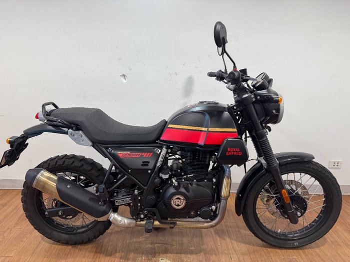 2022 Royal Enfield SCRAM 411 - MID E5 BLAZING BLACK