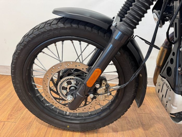 2022 Royal Enfield SCRAM 411 - MID E5 BLAZING BLACK