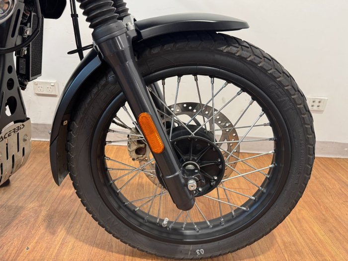 2022 Royal Enfield SCRAM 411 - MID E5 BLAZING BLACK