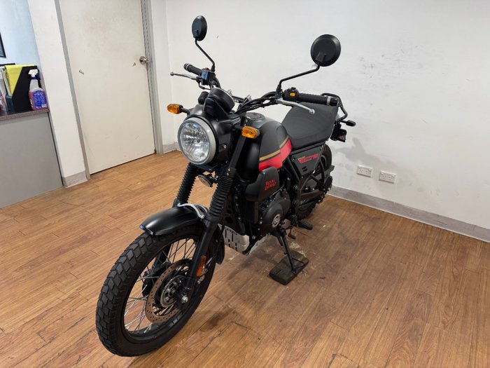 2022 Royal Enfield SCRAM 411 - MID E5 BLAZING BLACK