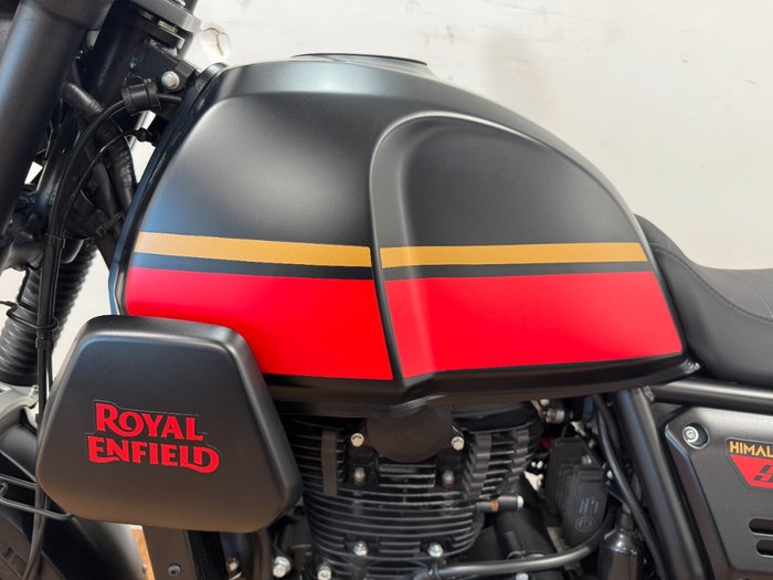 2022 Royal Enfield SCRAM 411 - MID E5 BLAZING BLACK