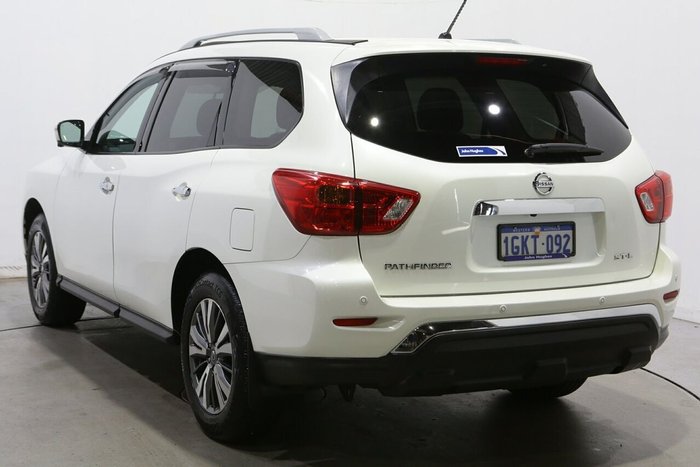 2019 Nissan Pathfinder ST-L