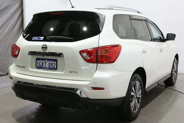 2019 Nissan Pathfinder ST-L