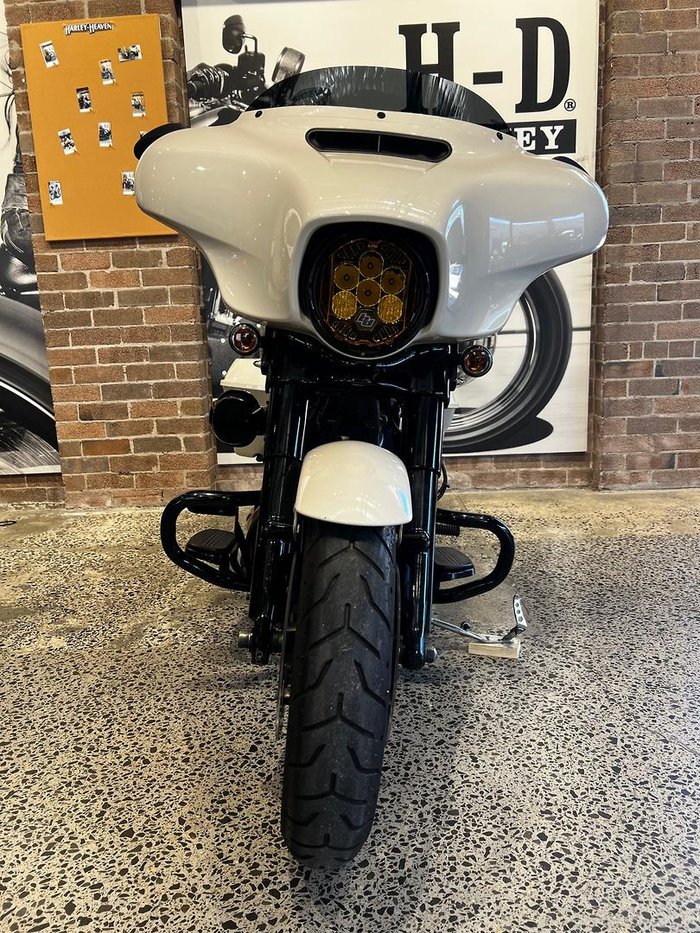 2023 Harley-Davidson Street Glide ST 117 (FLHXST) Touring White