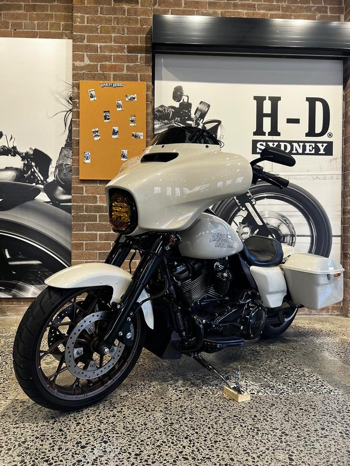 2023 Harley-Davidson Street Glide ST 117 (FLHXST) Touring White