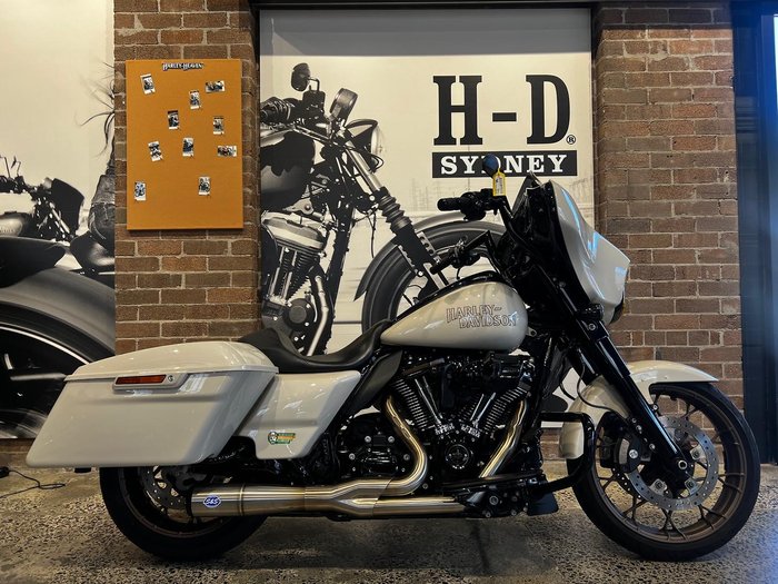 2023 Harley-Davidson Street Glide ST 117 (FLHXST) Touring White