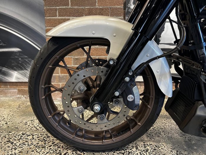 2023 Harley-Davidson Street Glide ST 117 (FLHXST) Touring White