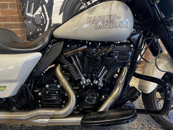 2023 Harley-Davidson Street Glide ST 117 (FLHXST) Touring White