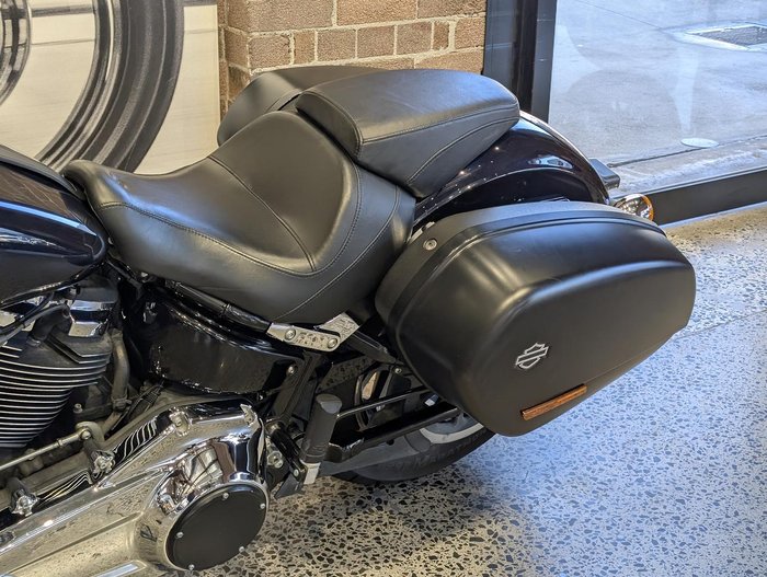 2019 Harley-Davidson Sport Glide 107 (FLSB) Softail Blue