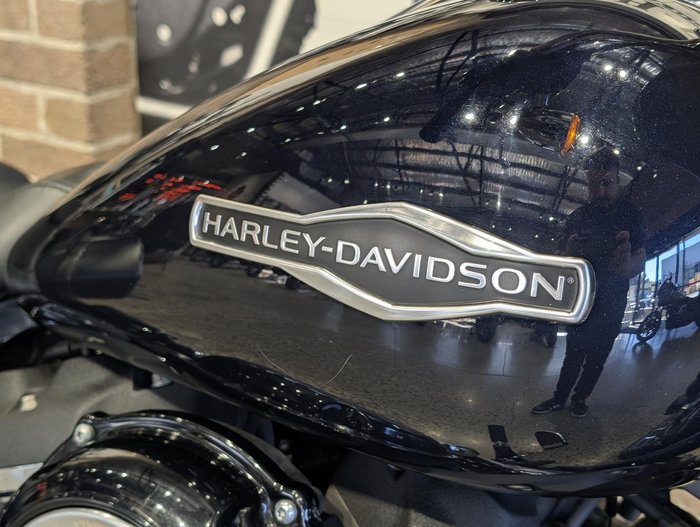 2019 Harley-Davidson Sport Glide 107 (FLSB) Softail Blue