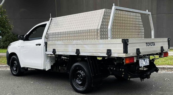 2016 Toyota Hilux Workmate TGN121R 4x2 Glacier White