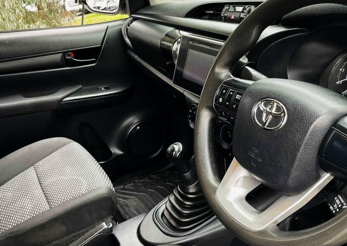 2016 Toyota Hilux Workmate TGN121R 4x2 Glacier White