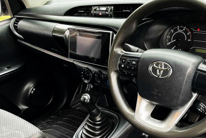 2016 Toyota Hilux Workmate TGN121R 4x2 Glacier White
