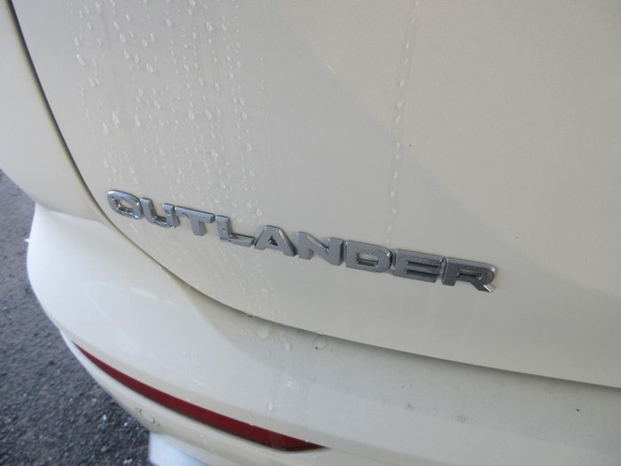 2025 Mitsubishi Outlander PHEV Exceed
