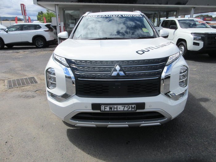 2025 Mitsubishi Outlander PHEV Exceed