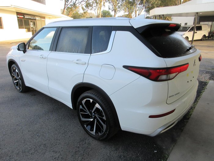 2025 Mitsubishi Outlander PHEV Exceed
