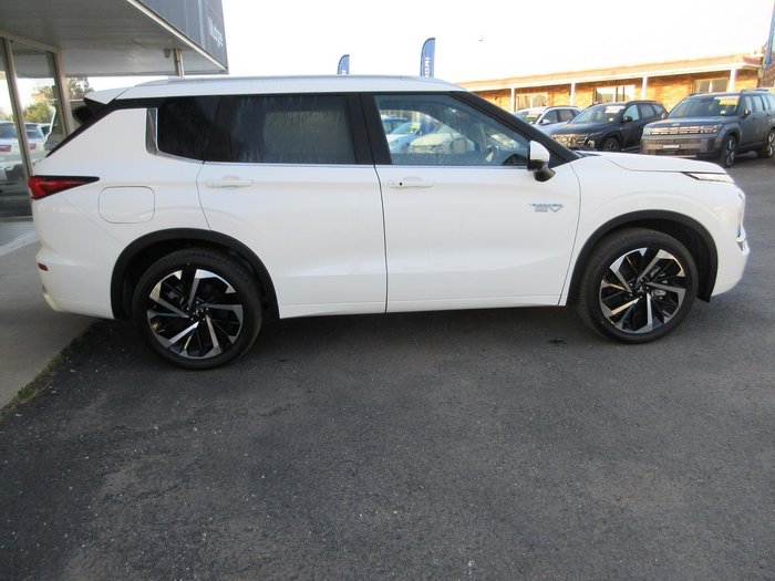 2025 Mitsubishi Outlander PHEV Exceed