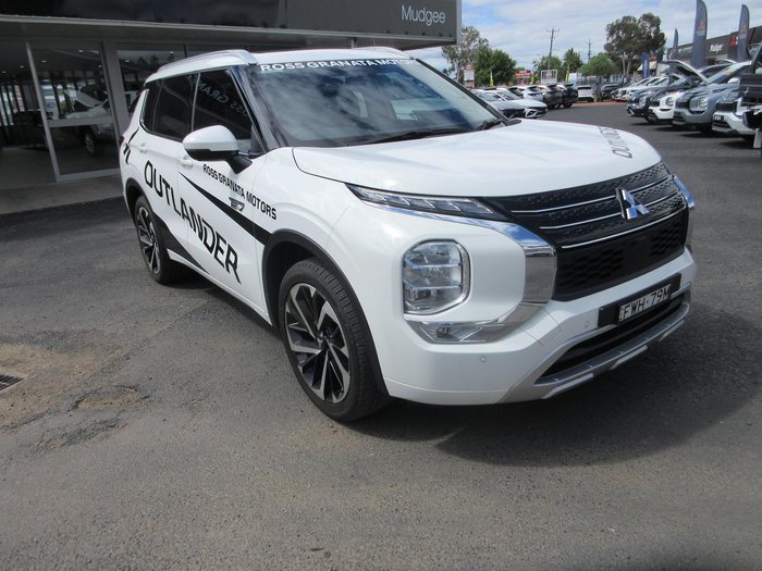 2025 Mitsubishi Outlander PHEV Exceed