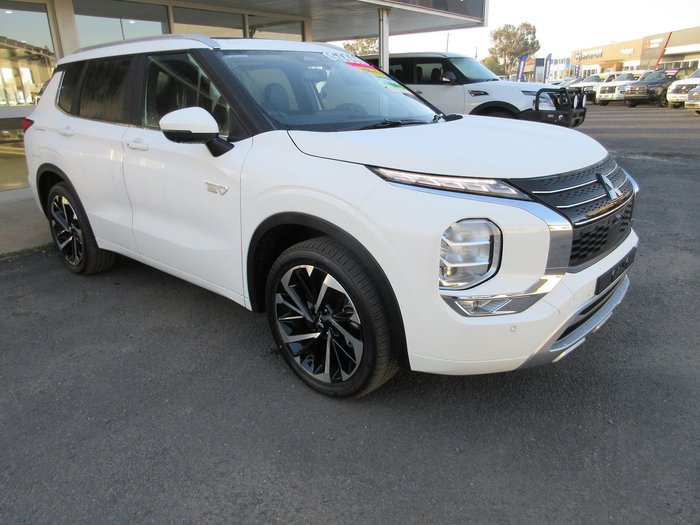 2025 Mitsubishi Outlander PHEV Exceed