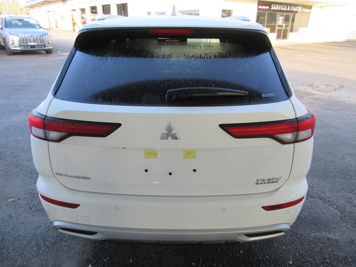 2025 Mitsubishi Outlander PHEV Exceed