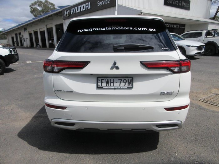 2025 Mitsubishi Outlander PHEV Exceed