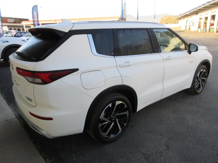 2025 Mitsubishi Outlander PHEV Exceed