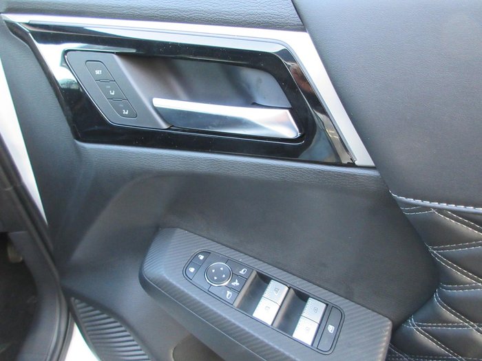 2025 Mitsubishi Outlander PHEV Exceed