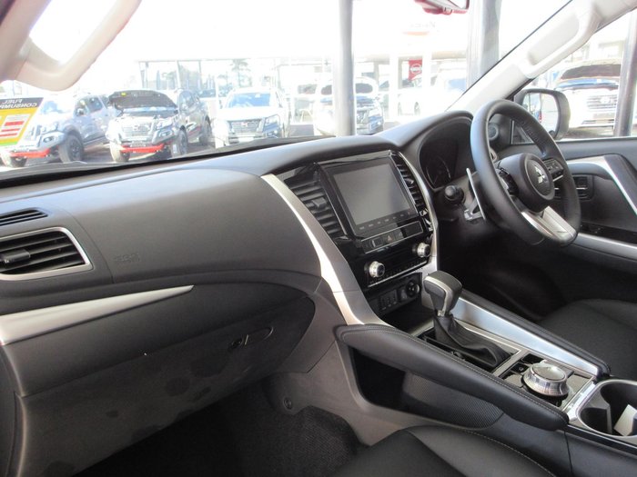 2025 Mitsubishi Pajero Sport GLS