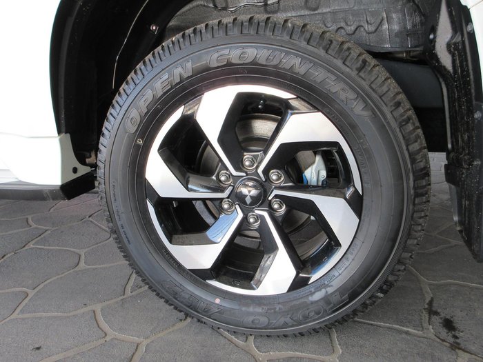 2025 Mitsubishi Pajero Sport GLS