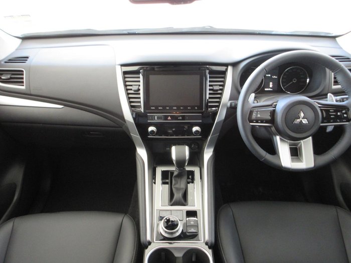 2025 Mitsubishi Pajero Sport GLS