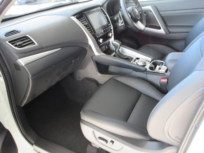 2025 Mitsubishi Pajero Sport GLS