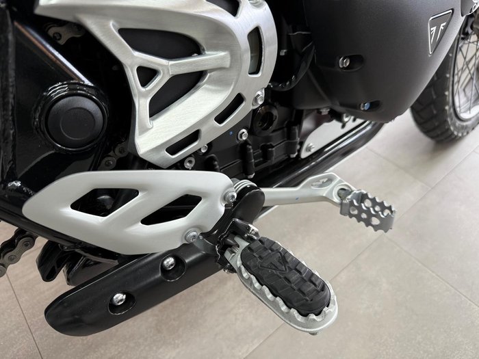 2024 Triumph Scrambler XE Scrambler Black