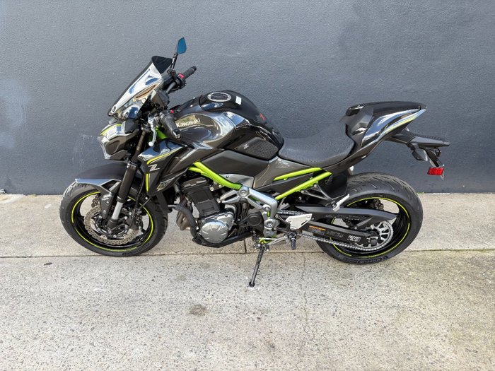 2017 Kawasaki ZR 900 GREY