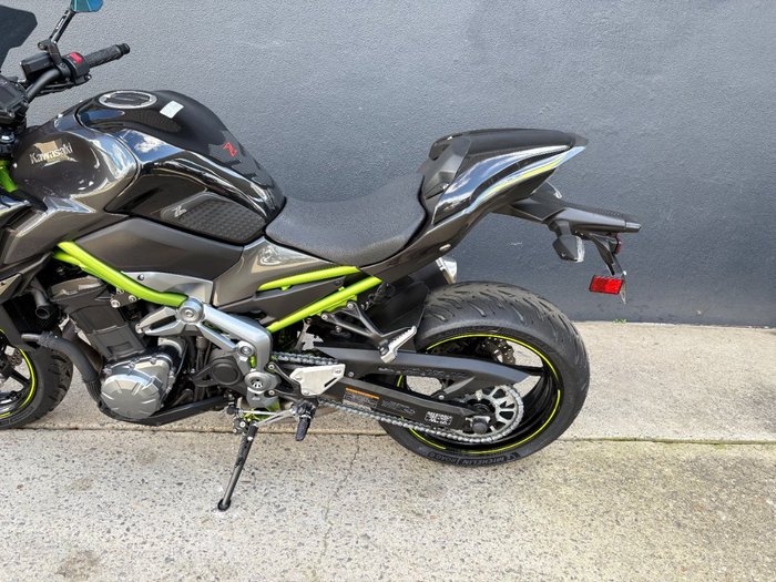 2017 Kawasaki ZR 900 GREY