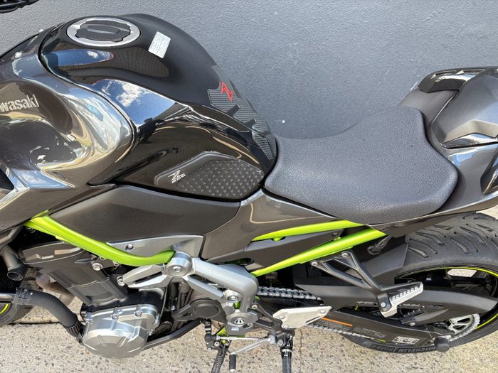 2017 Kawasaki ZR 900 GREY