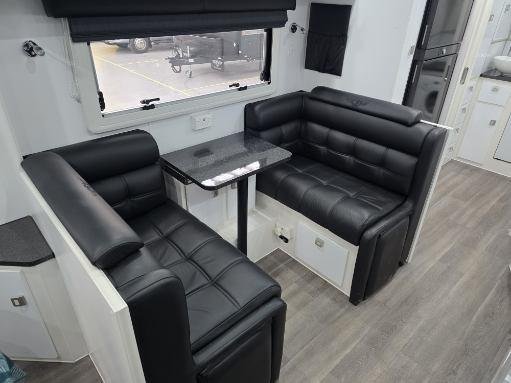 2020 JB Caravans 21'6 Dirt Road Xtreme Rd Cafe
