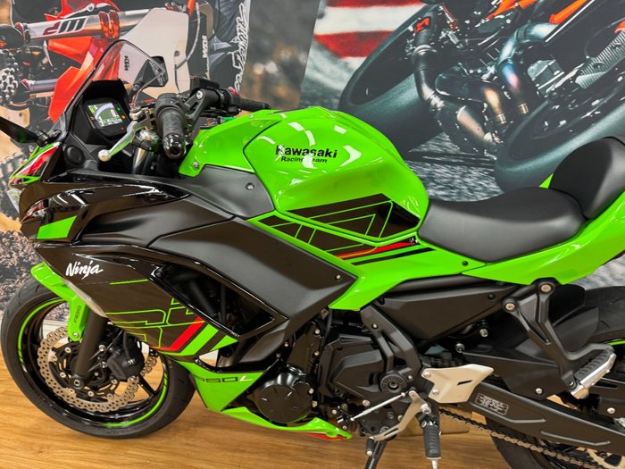2024 Kawasaki NINJA 650L KRT GREEN
