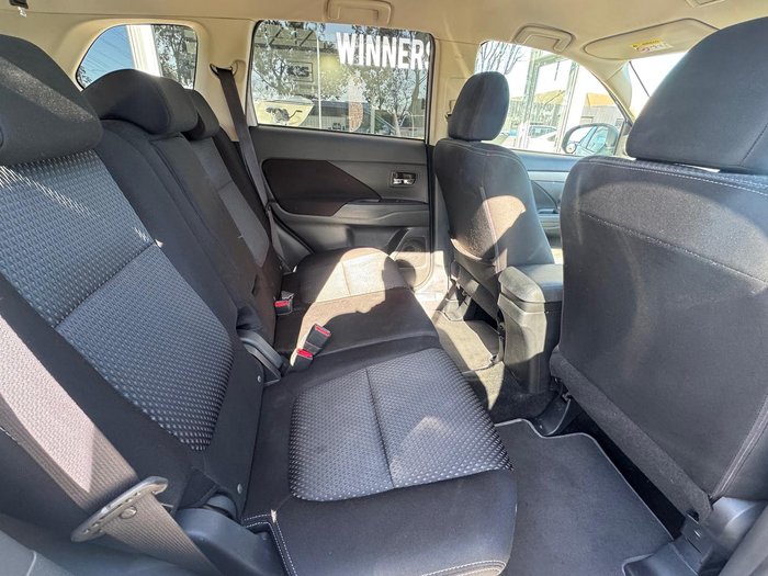 2016 Mitsubishi Outlander LS