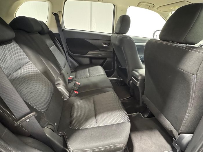 2016 Mitsubishi Outlander LS