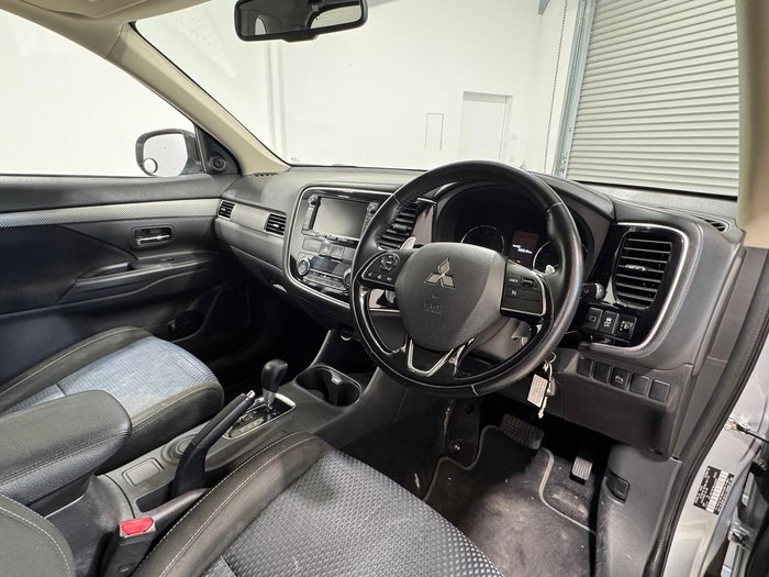 2016 Mitsubishi Outlander LS