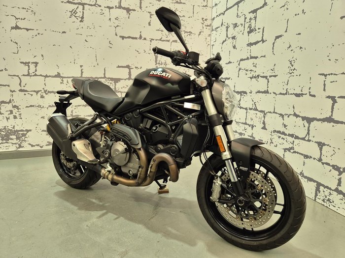 2019 Ducati Monster 821 Monster Black