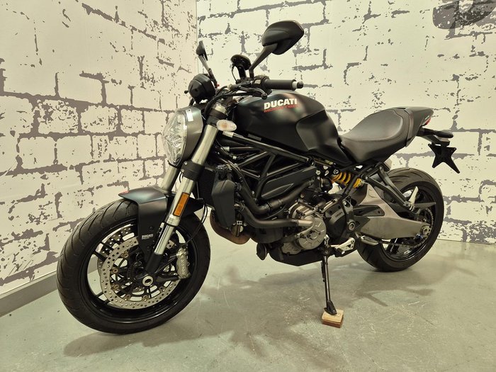 2019 Ducati Monster 821 Monster Black