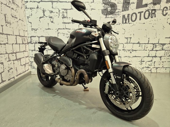 2019 Ducati Monster 821 Monster Black